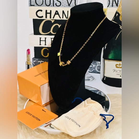 πLOUIS VUITTON Gamble Lucky Dice Swarovski Crystal Gold Tone Necklace Full Inc - Picture 12 of 17